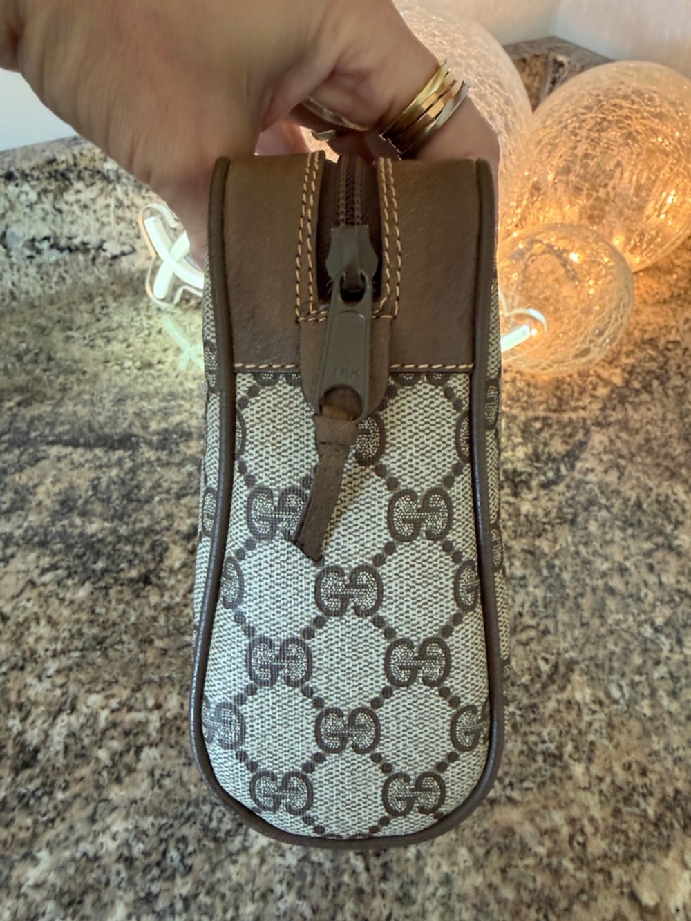 Vintage Gucci Beige GG Supreme Clutch with Green and Red Stripe - Picture 2 of 10